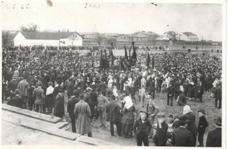 Obr. 2 - Manifestace KSČ na 1. máje 1925 v Orlové.jpeg